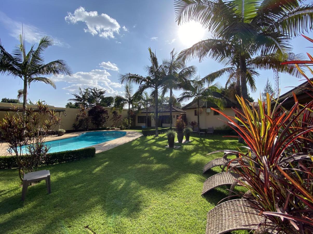 Ahadi Lodge 阿鲁沙 外观 照片