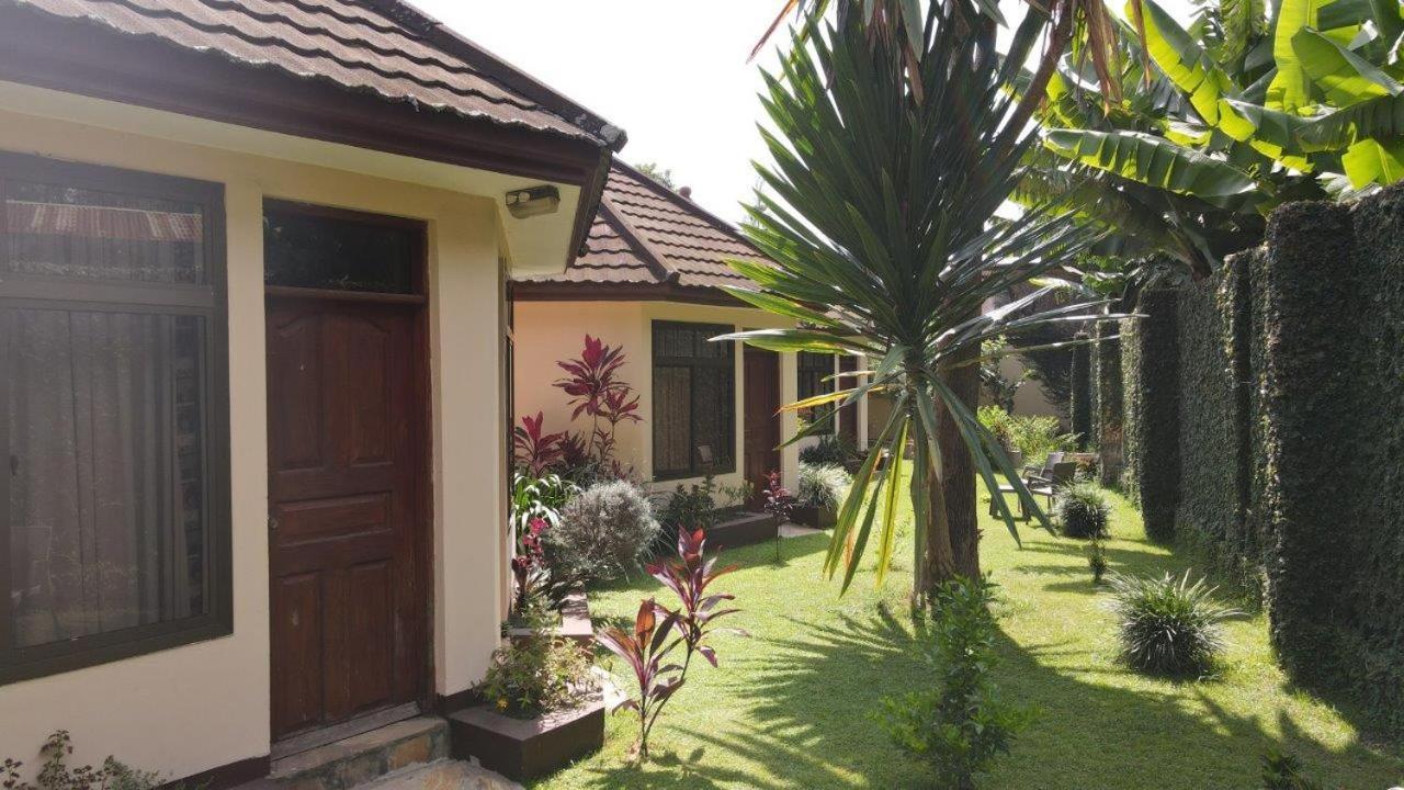 Ahadi Lodge 阿鲁沙 外观 照片
