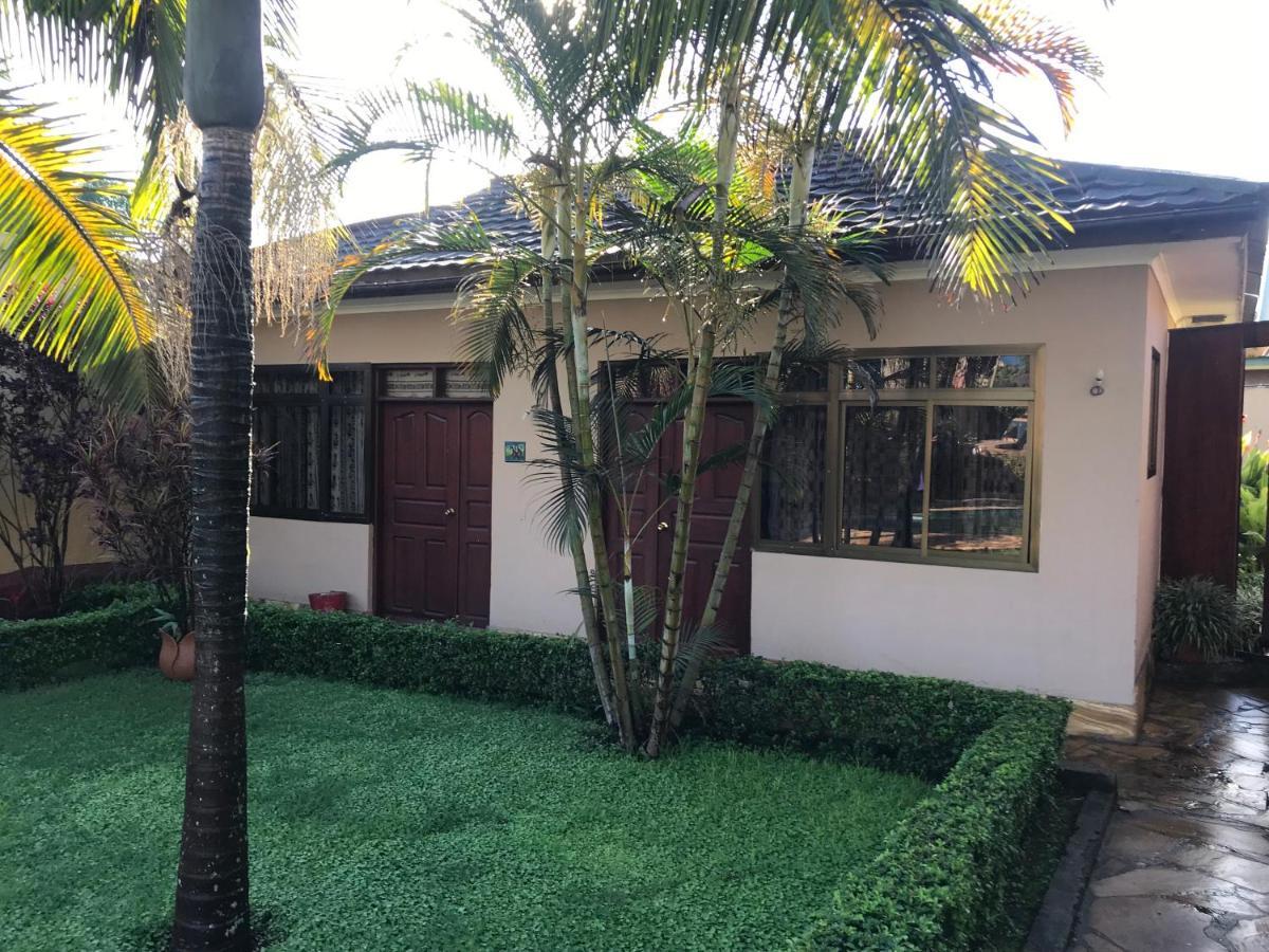 Ahadi Lodge 阿鲁沙 外观 照片
