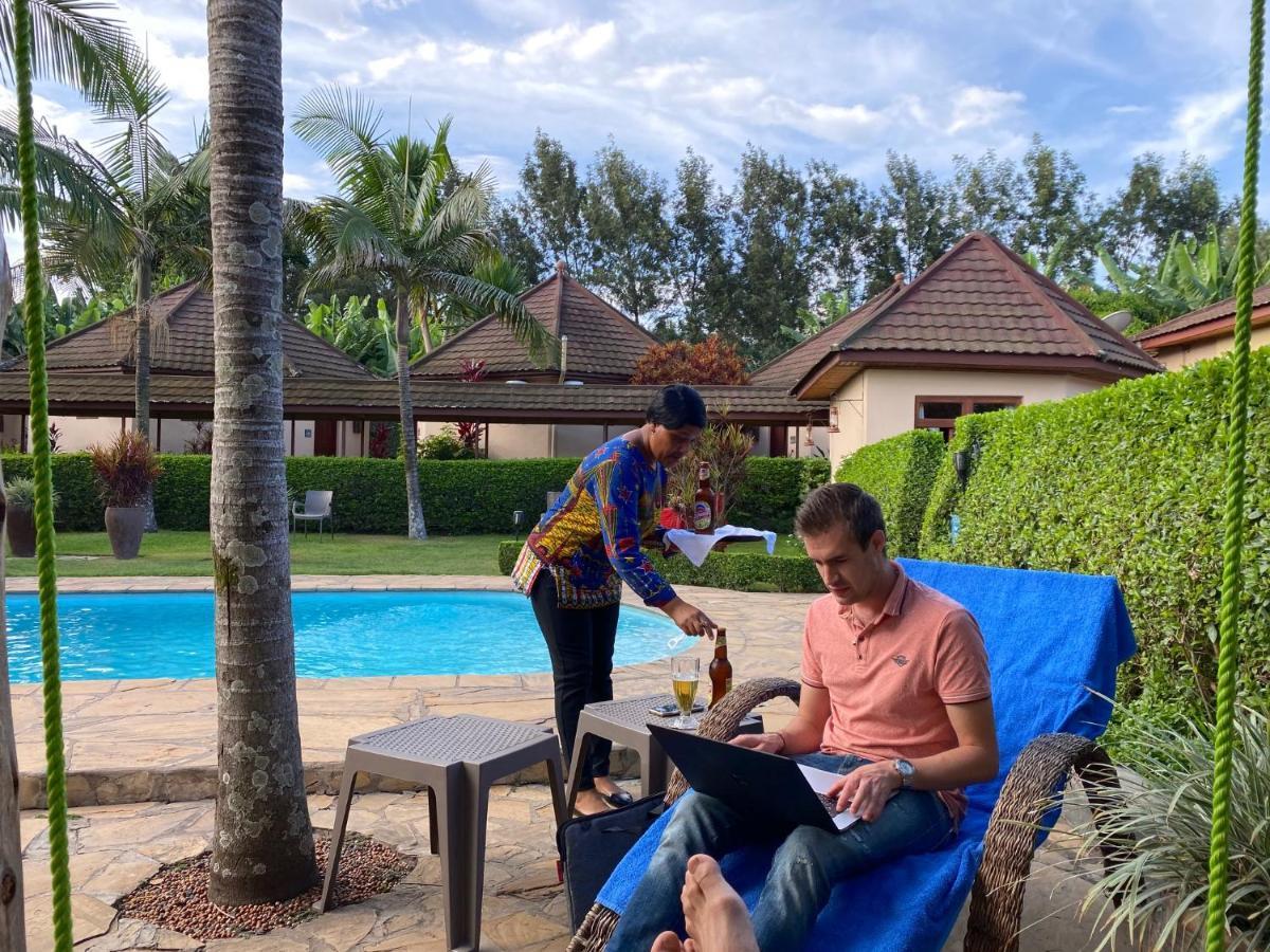 Ahadi Lodge 阿鲁沙 外观 照片